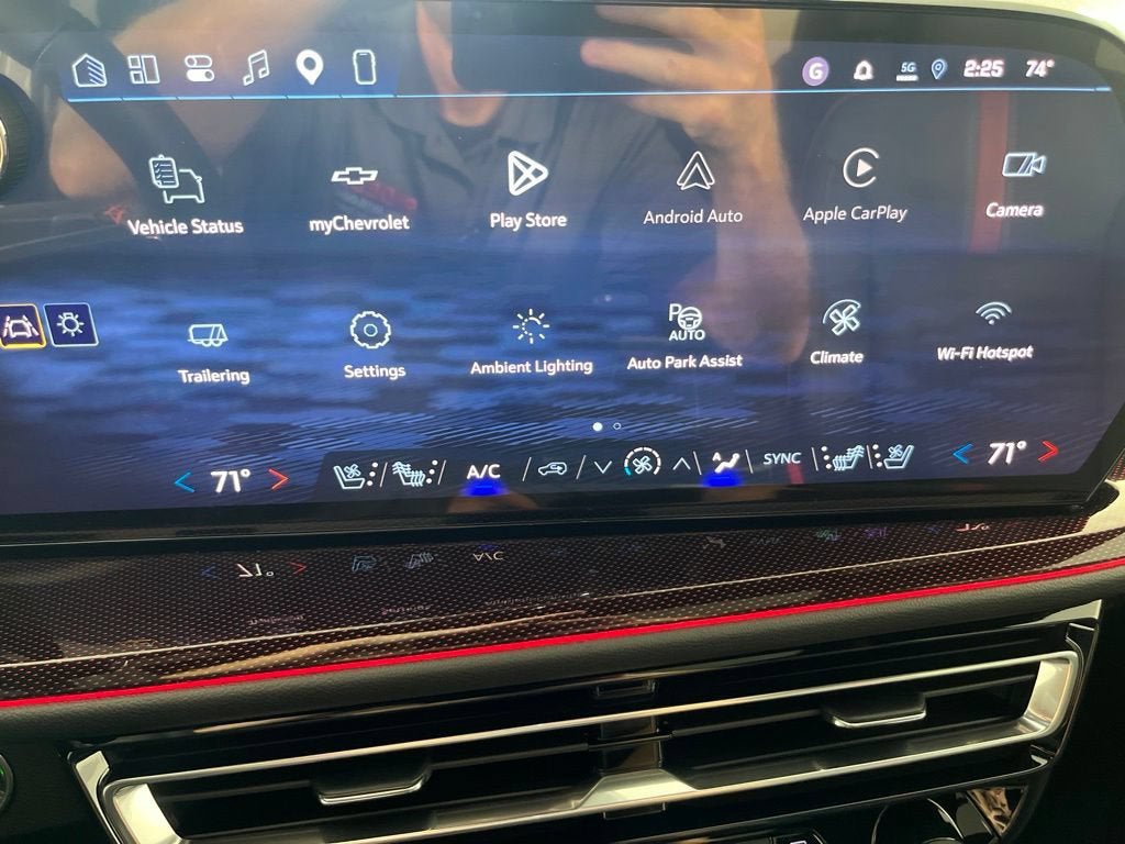 New 2027 Chevrolet Traverse RS FWD image 27
