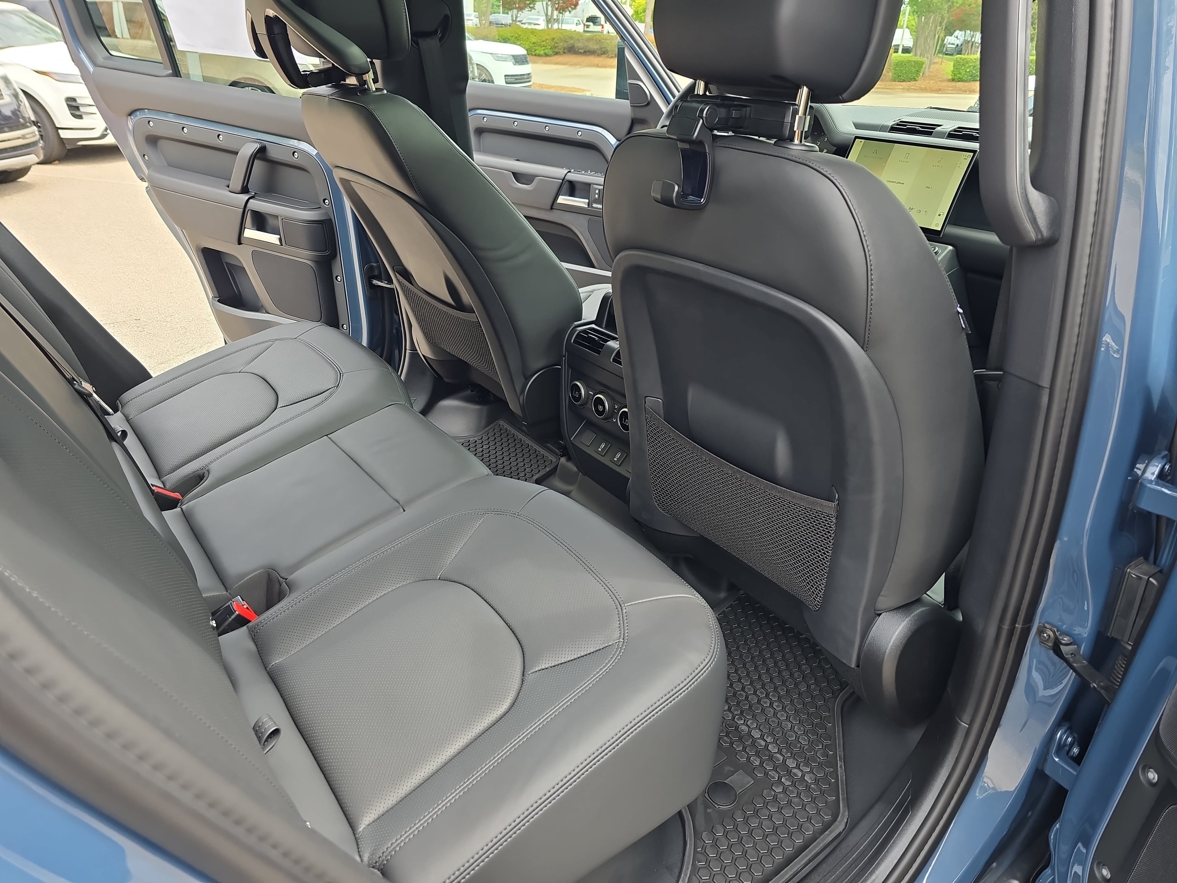 New 2026 Land Rover Defender 110 X-Dynamic SE AWD/4WD image 11