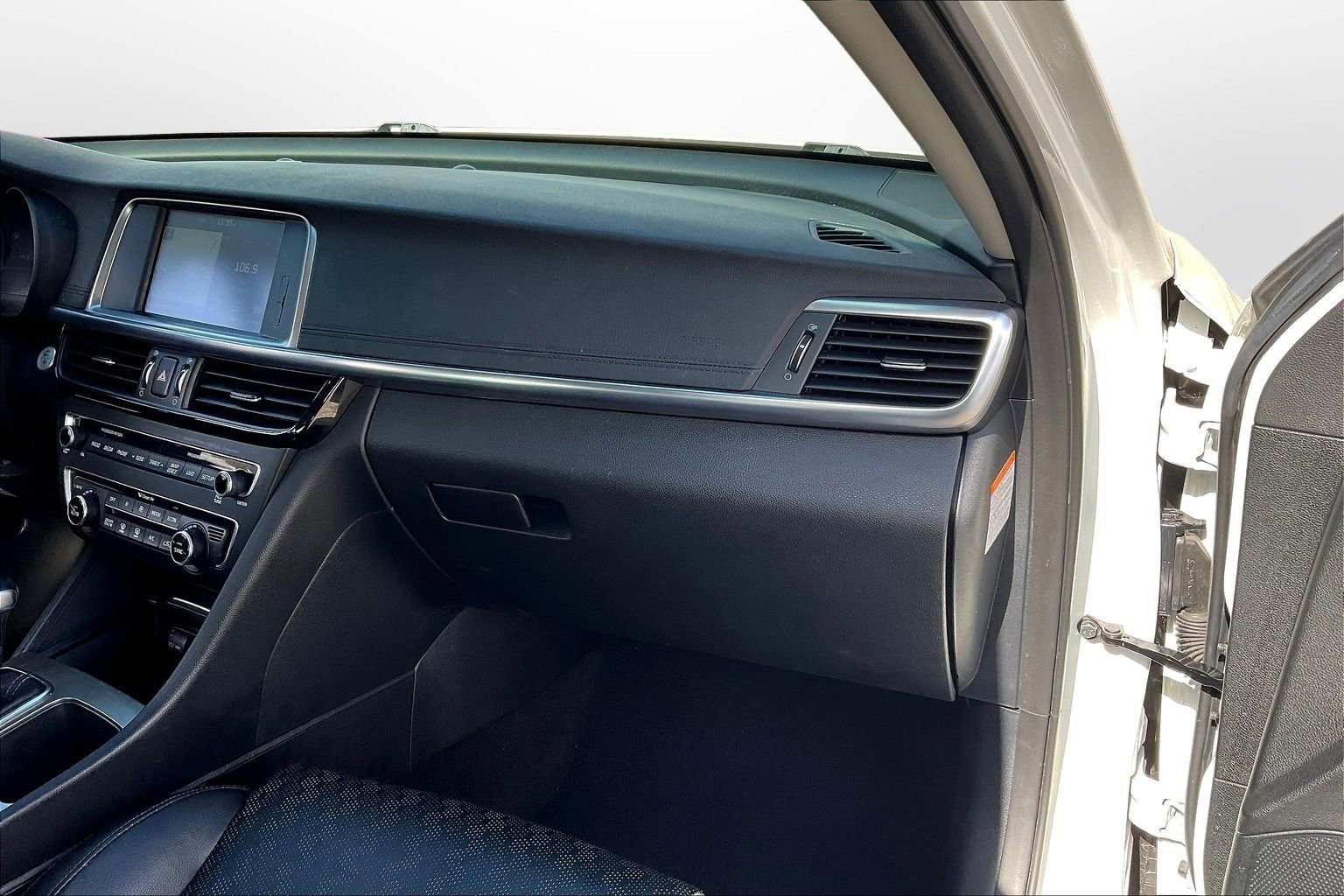 Used 2017 Kia Optima EX image 21