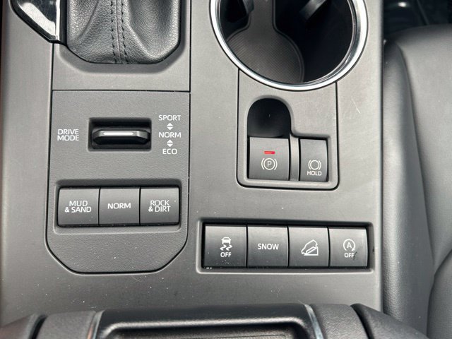 Used 2022 Toyota Highlander XLE AWD/4WD image 27
