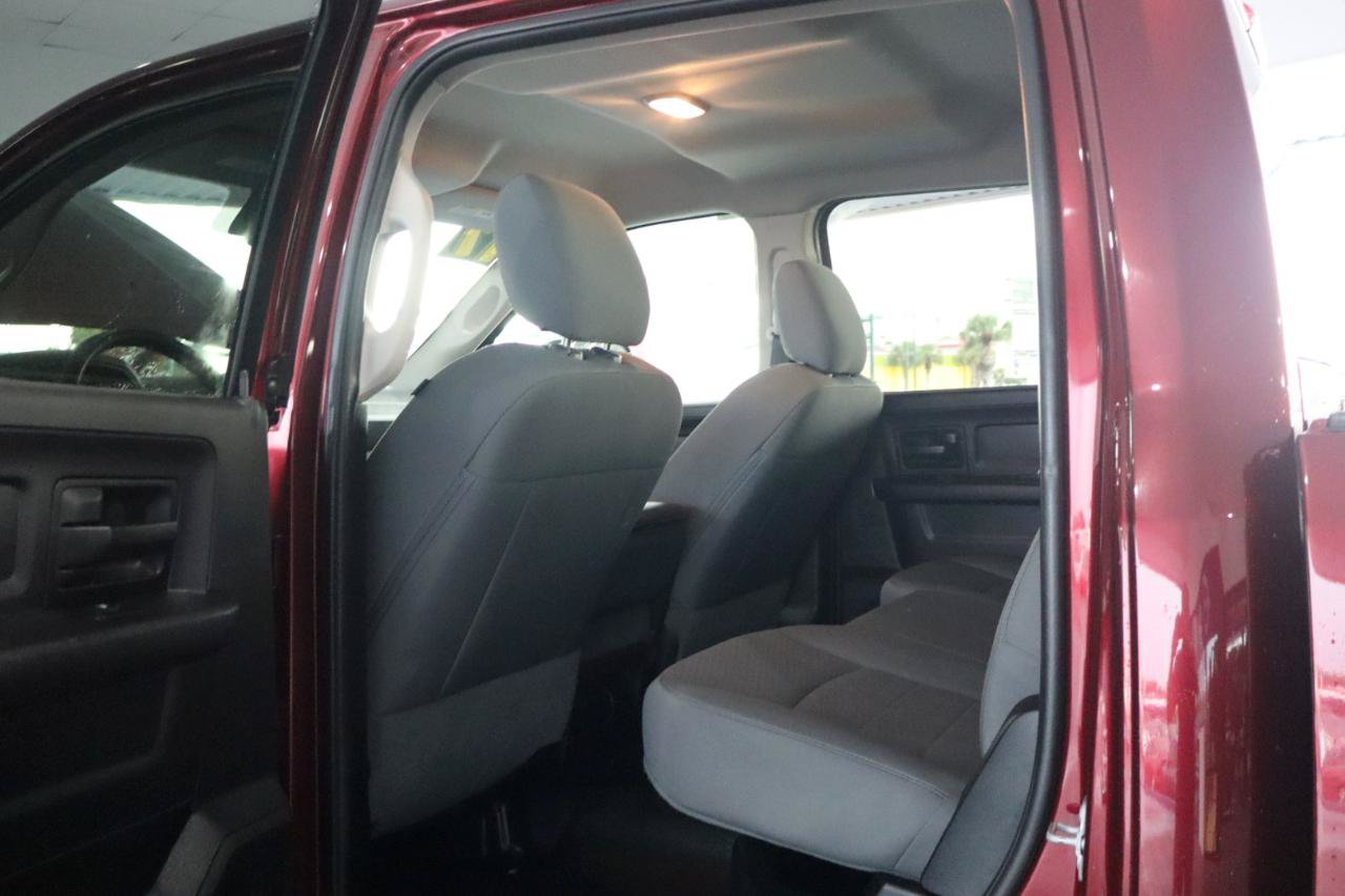Used 2017 RAM 3500 Tradesman w/ Chrome Appearance Group AWD/4WD image 27