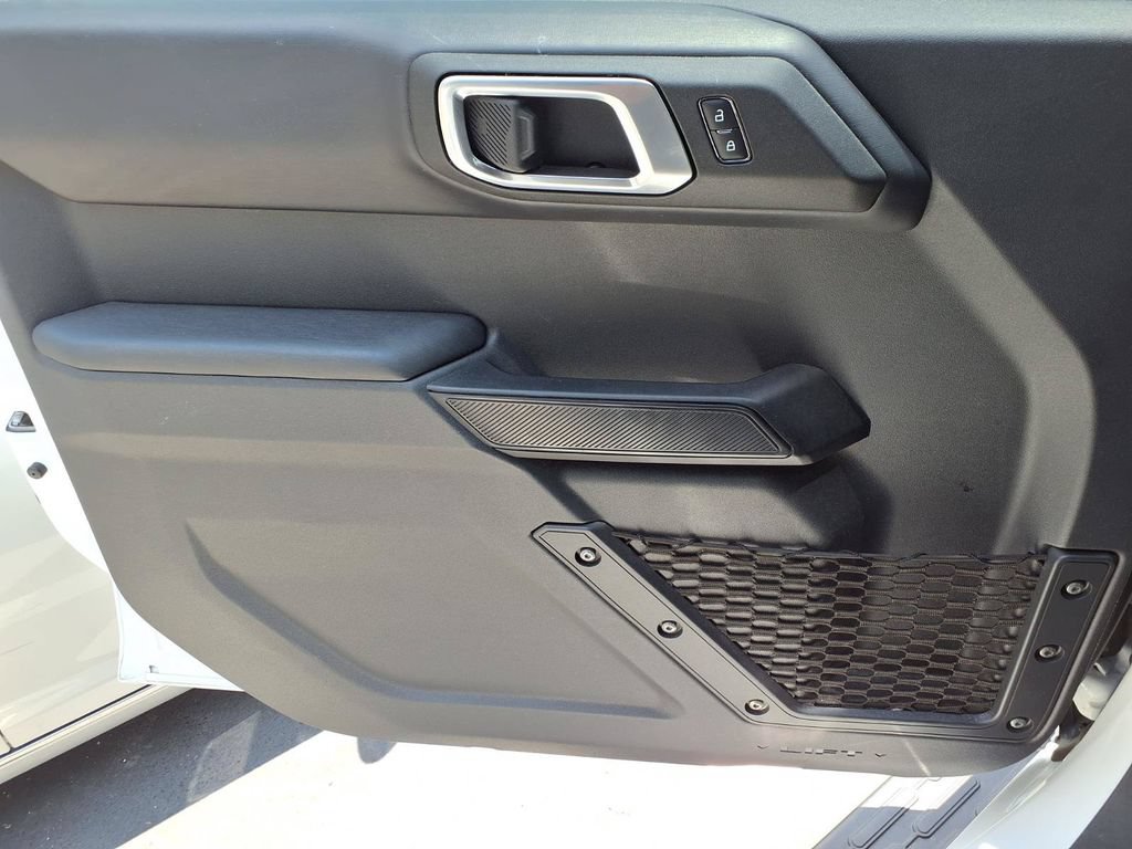 Used 2025 Ford Bronco Outer Banks AWD/4WD image 19