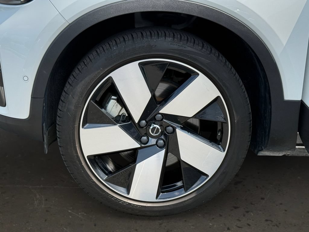 Certified 2023 Volvo C40 P8 Recharge Plus AWD/4WD image 29