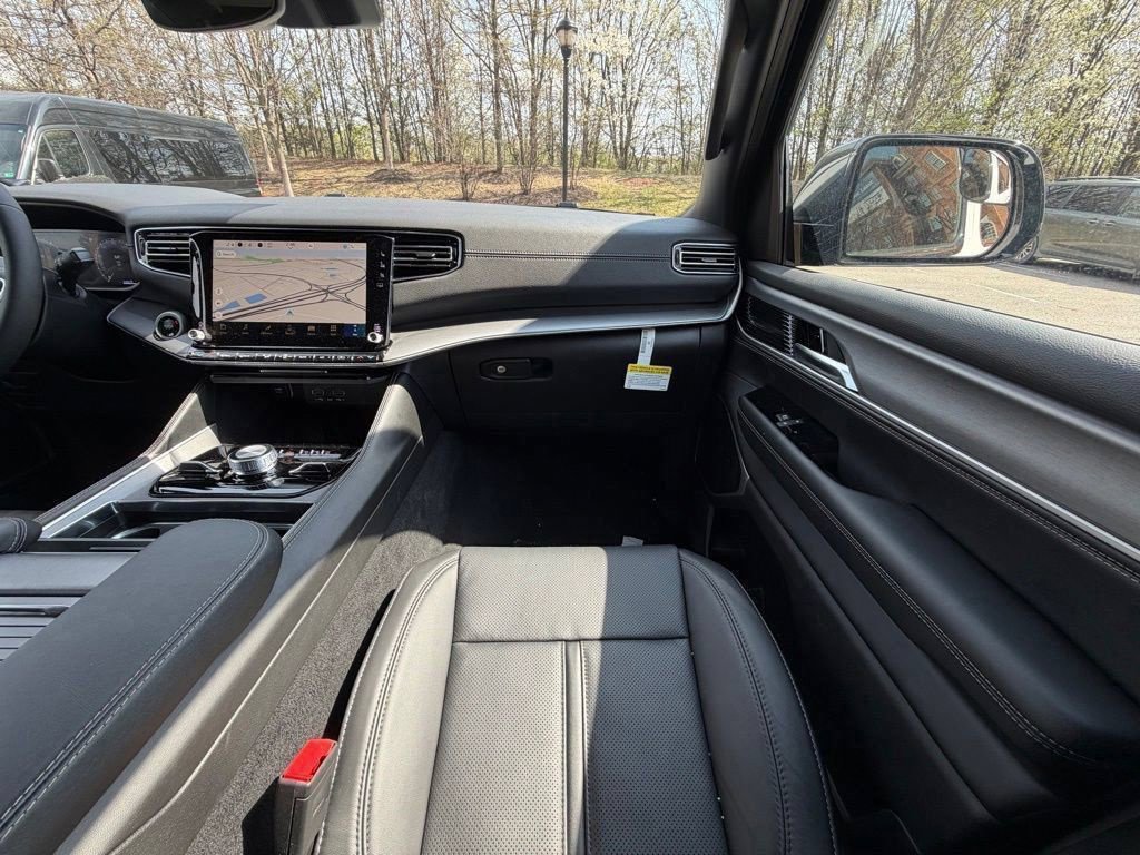 New 2026 Jeep Grand Wagoneer Limited w/ Convenience Group I AWD/4WD image 14