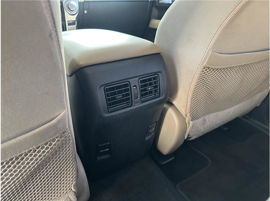 Used 2017 Toyota 4Runner SR5 AWD/4WD image 17