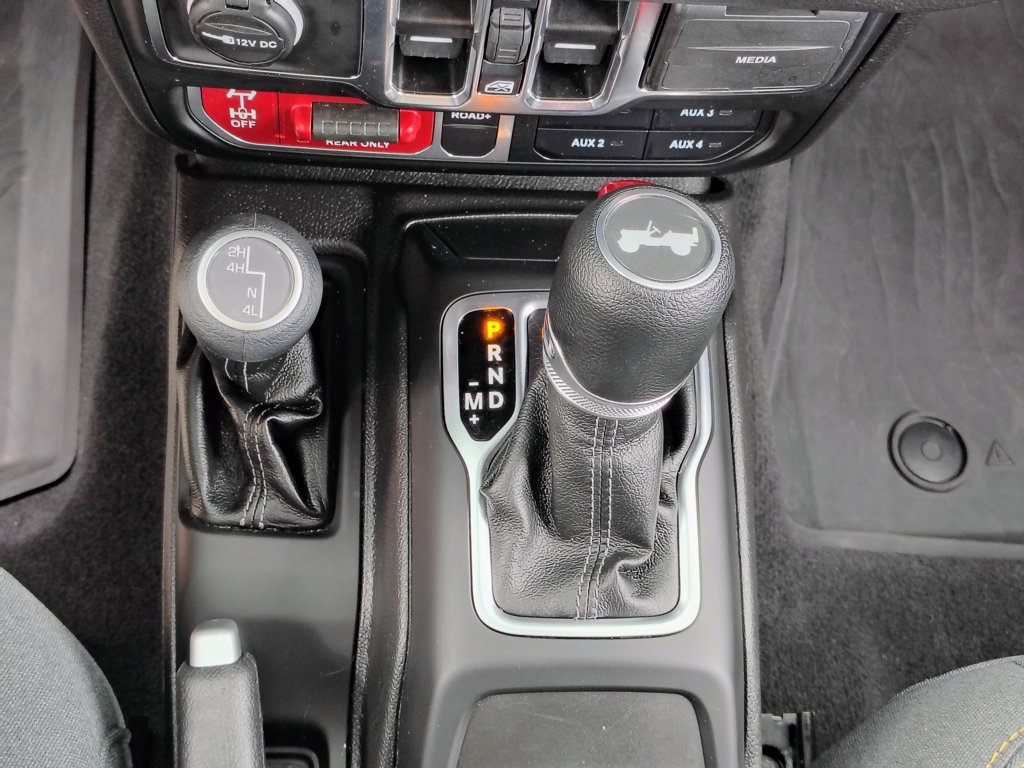 Used 2025 Jeep Wrangler Unlimited Sport AWD/4WD image 35