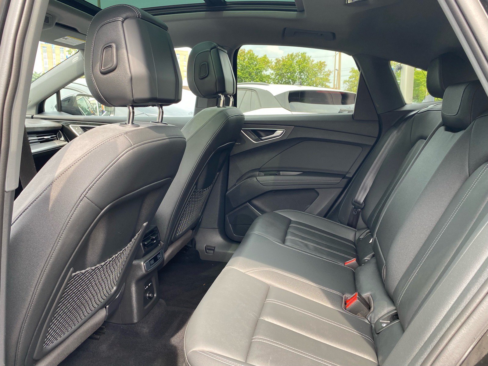 Used 2023 Audi Q4 e-tron Premium Plus w/ Premium Plus AWD/4WD image 17