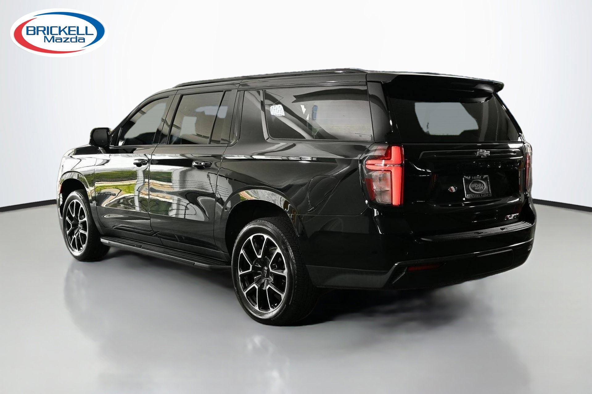 Used 2021 Chevrolet Suburban RST w/ Luxury Package RWD image 12