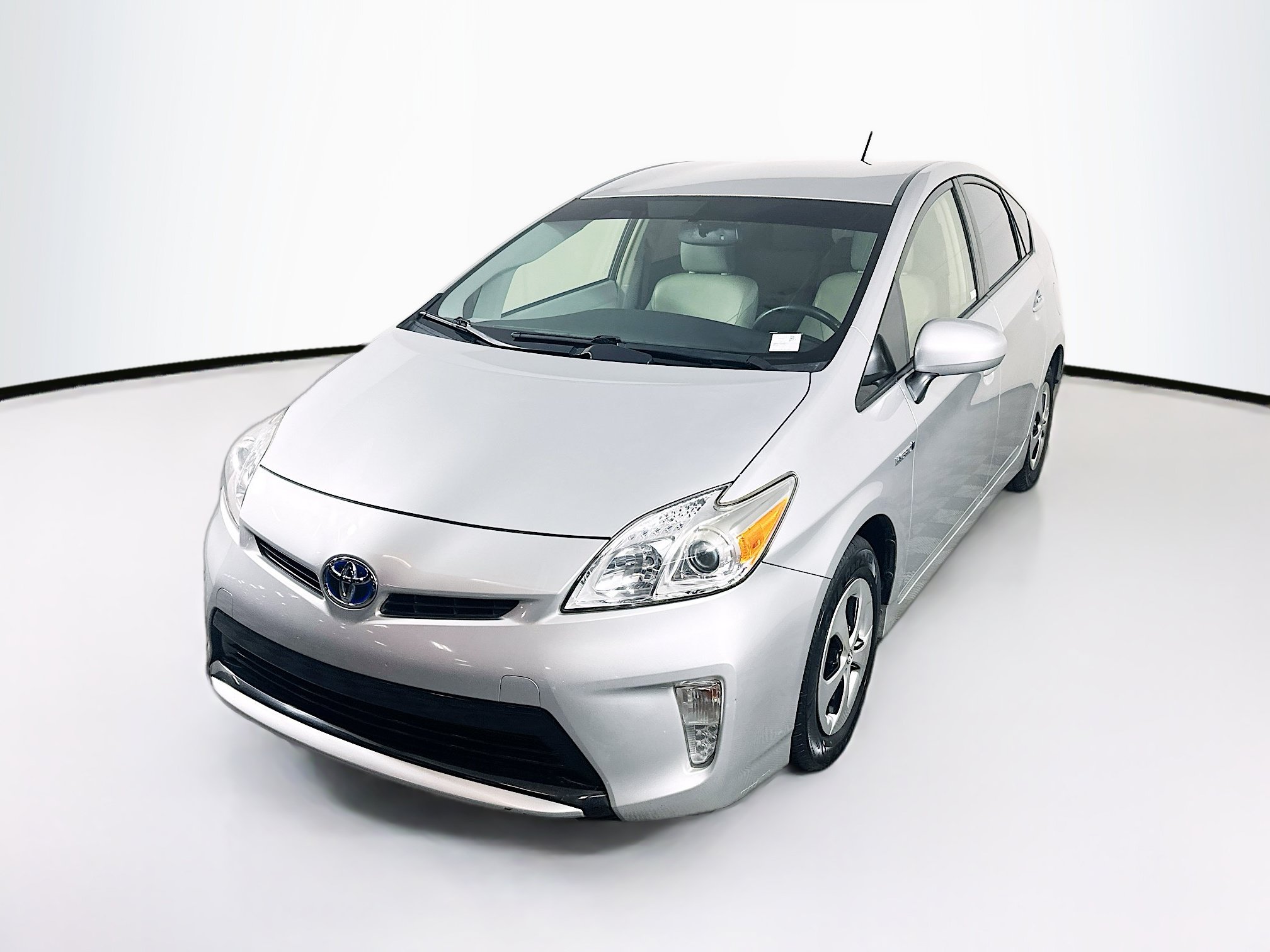 Used 2015 Toyota Prius Four FWD image 3