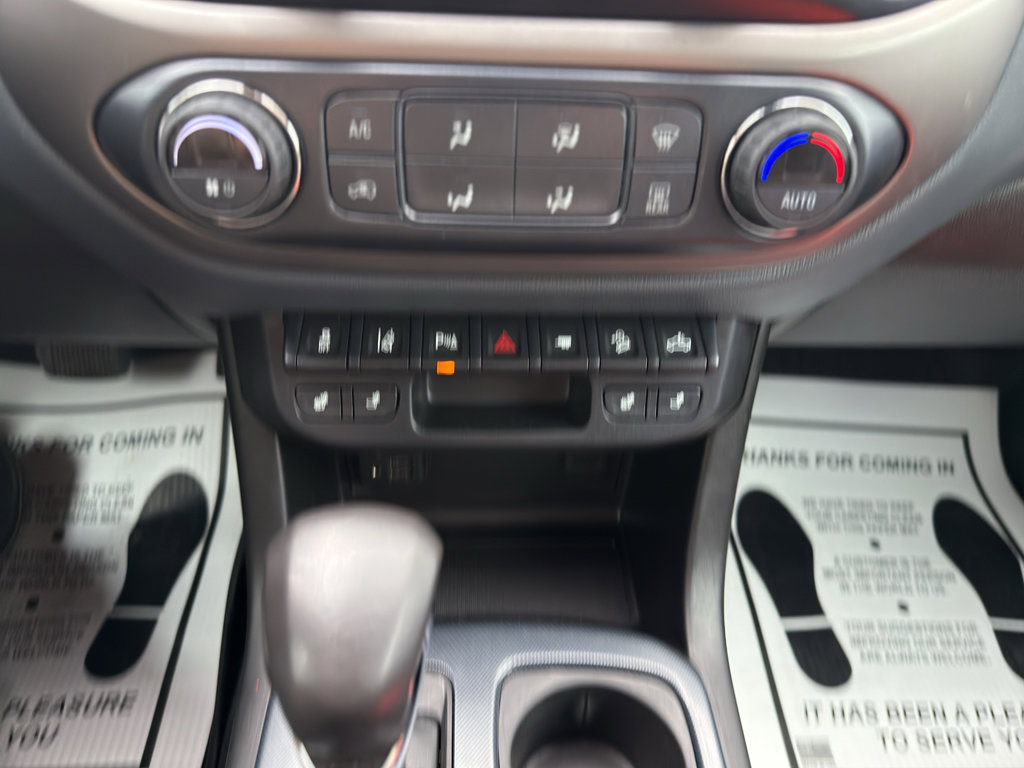 Used 2022 Chevrolet Colorado Z71 w/ Safety Package AWD/4WD image 23