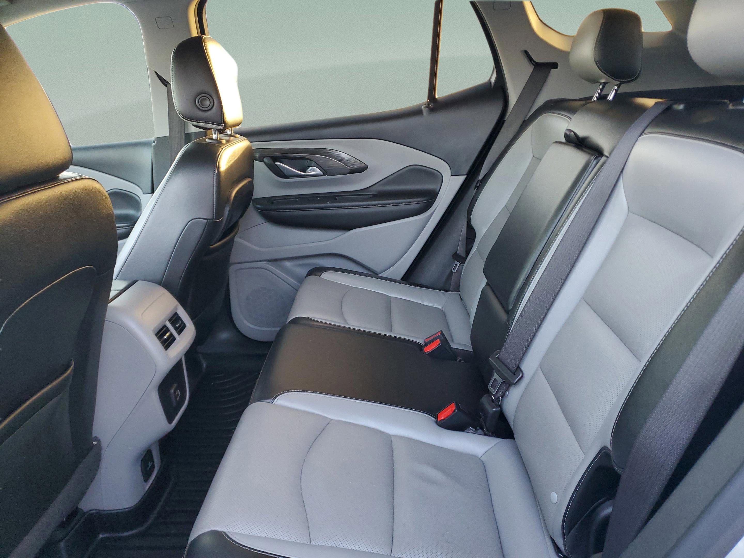 Used 2022 GMC Terrain SLT image 10