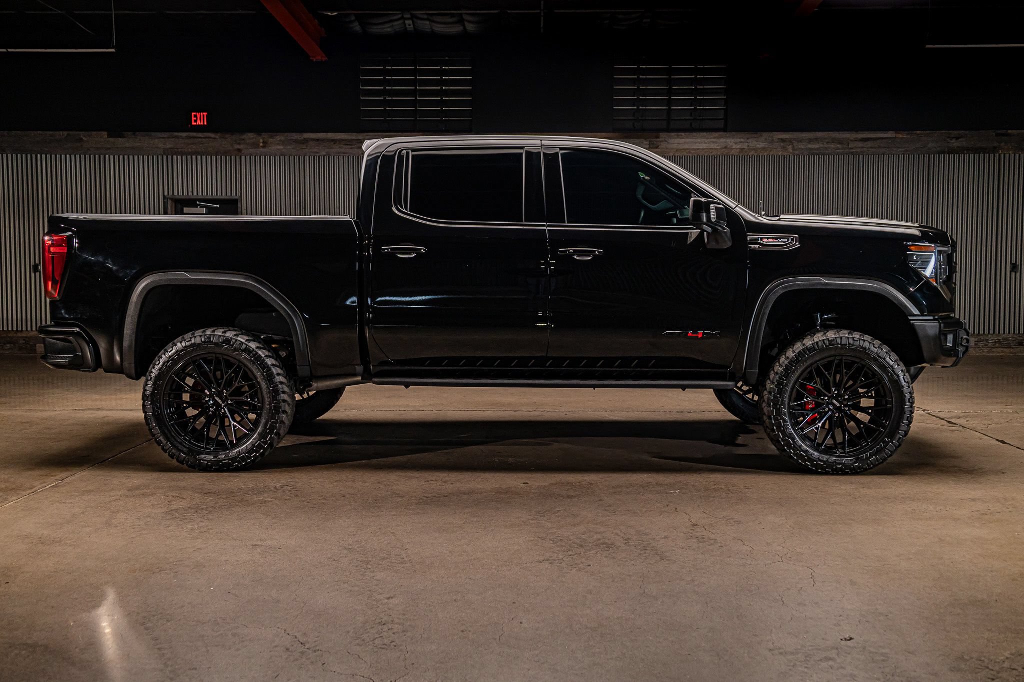Used 2024 GMC Sierra 1500 AT4X AWD/4WD image 11