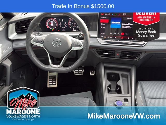 Used 2025 Volkswagen Tiguan SE R-Line image 17