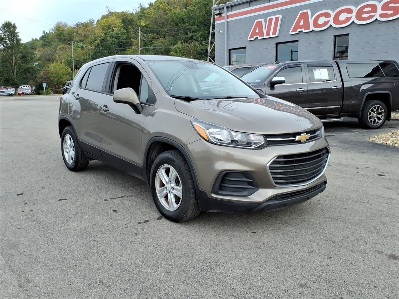 Used 2021 Chevrolet Trax LS w/ Tint and Cruise Package AWD/4WD image 2
