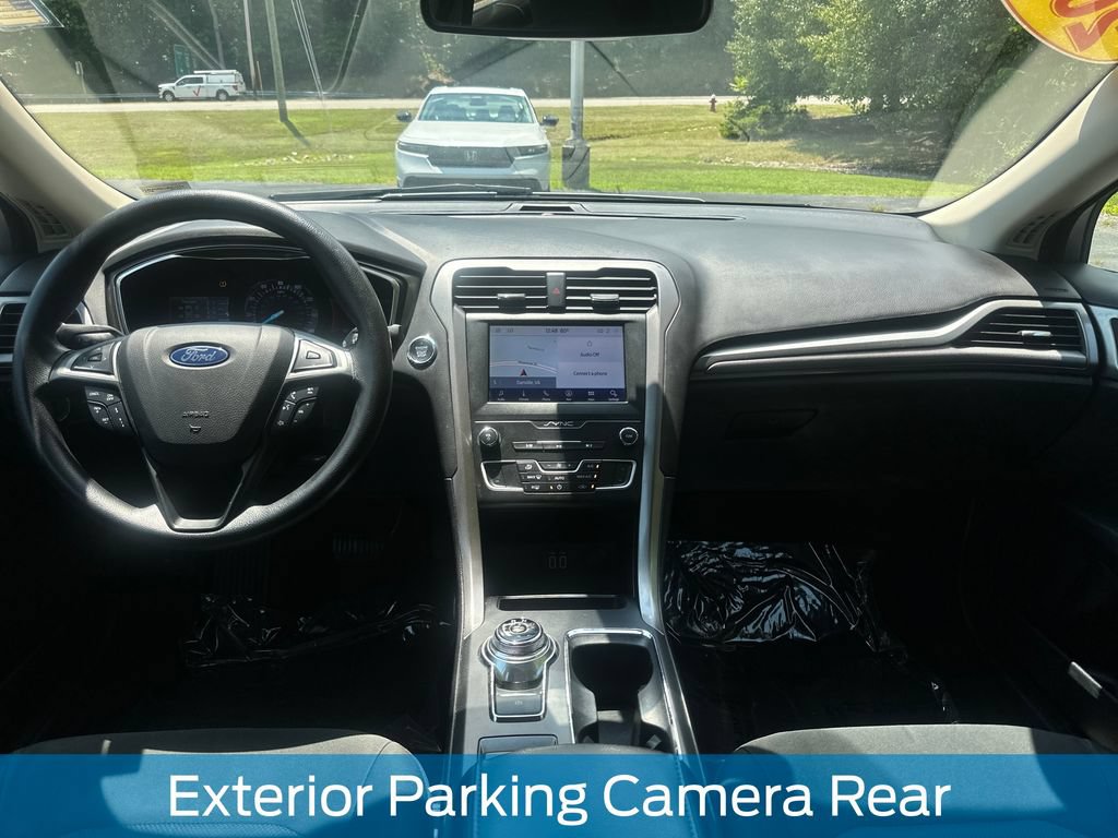 Used 2020 Ford Fusion SE FWD image 16
