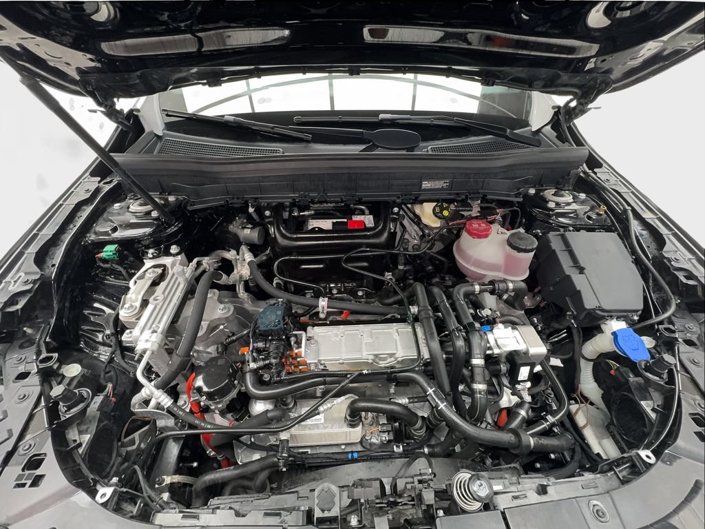 Used 2023 Mercedes-Benz EQB 350 4MATIC SUV image 18