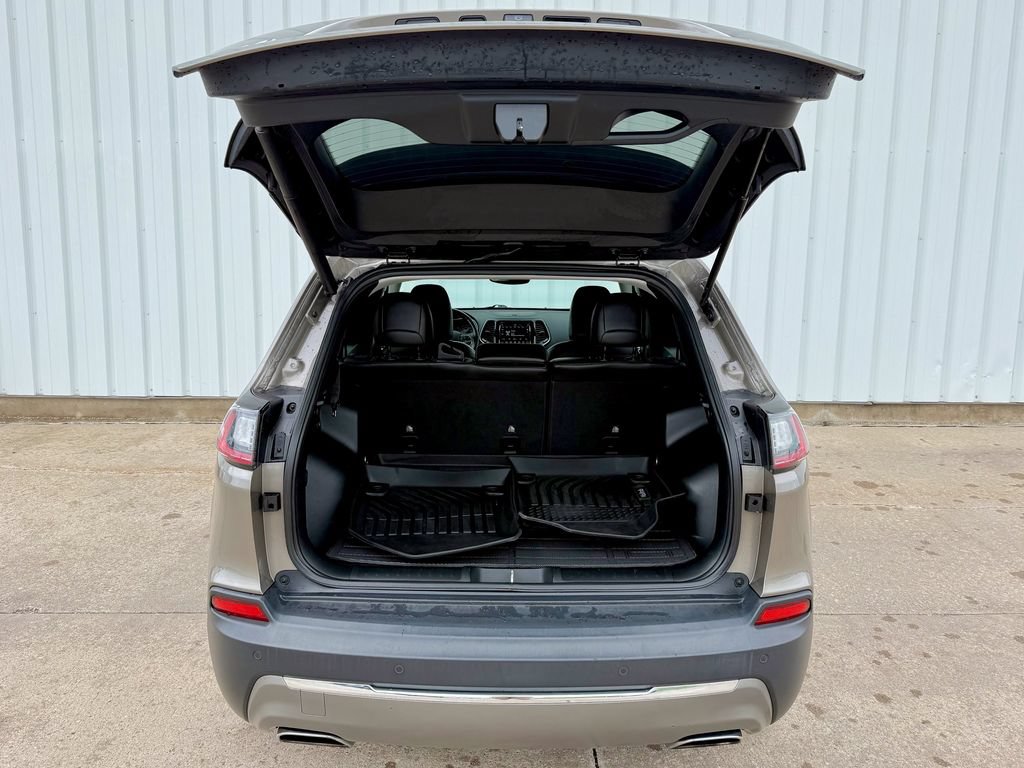 Used 2019 Jeep Cherokee Limited AWD/4WD image 16
