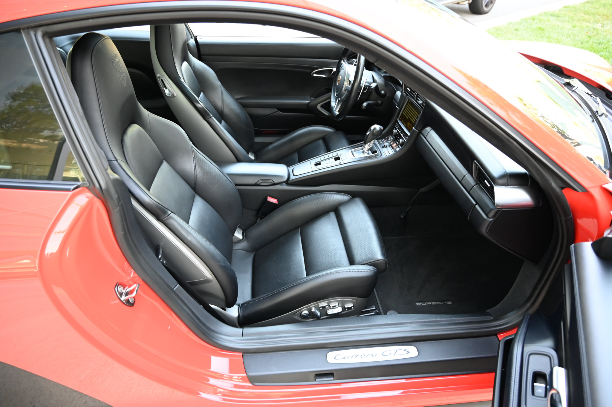 Used 2016 Porsche 911 Carrera GTS RWD image 39