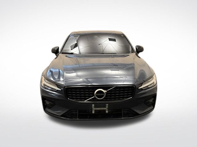 Used 2022 Volvo S60 B5 Momentum w/ Premium Package AWD/4WD image 2
