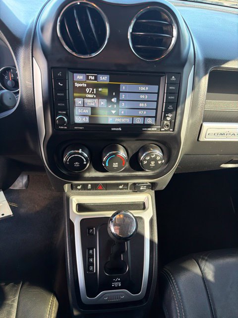 Used 2015 Jeep Compass High Altitude FWD image 19