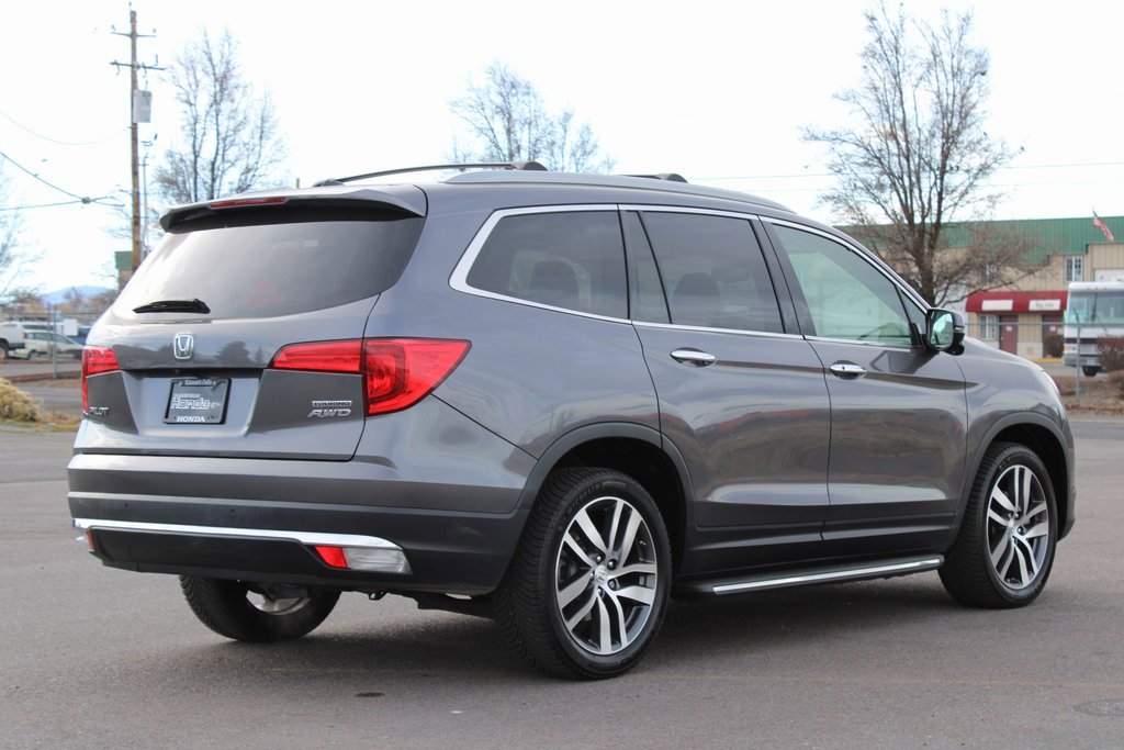 Used 2017 Honda Pilot Touring image 5