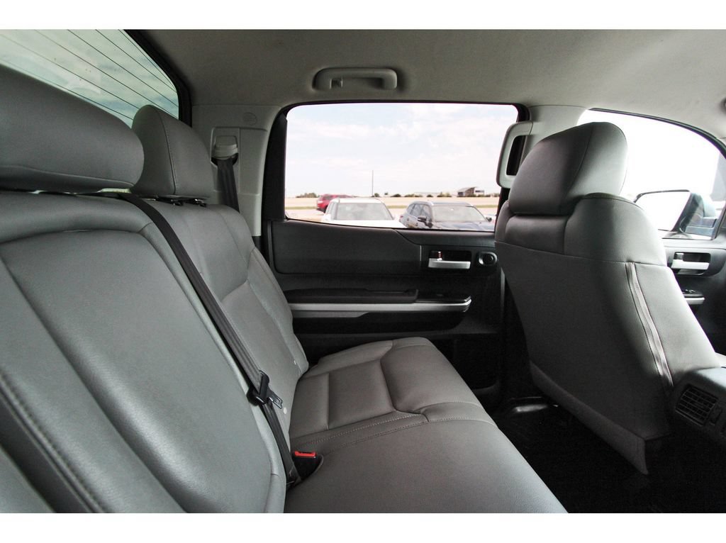 Used 2015 Toyota Tundra SR5 w/ SR5 Upgrade Package AWD/4WD image 10