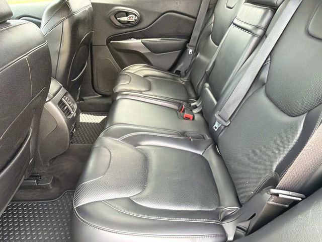 Used 2019 Jeep Cherokee Limited w/ Luxury Group FWD image 21