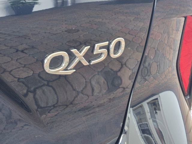 Used 2023 INFINITI QX50 Luxe FWD image 9