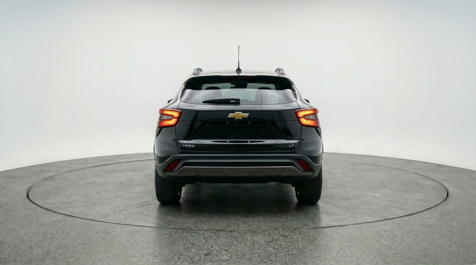 Used 2025 Chevrolet Trax LT w/ LT Convenience Package image 7