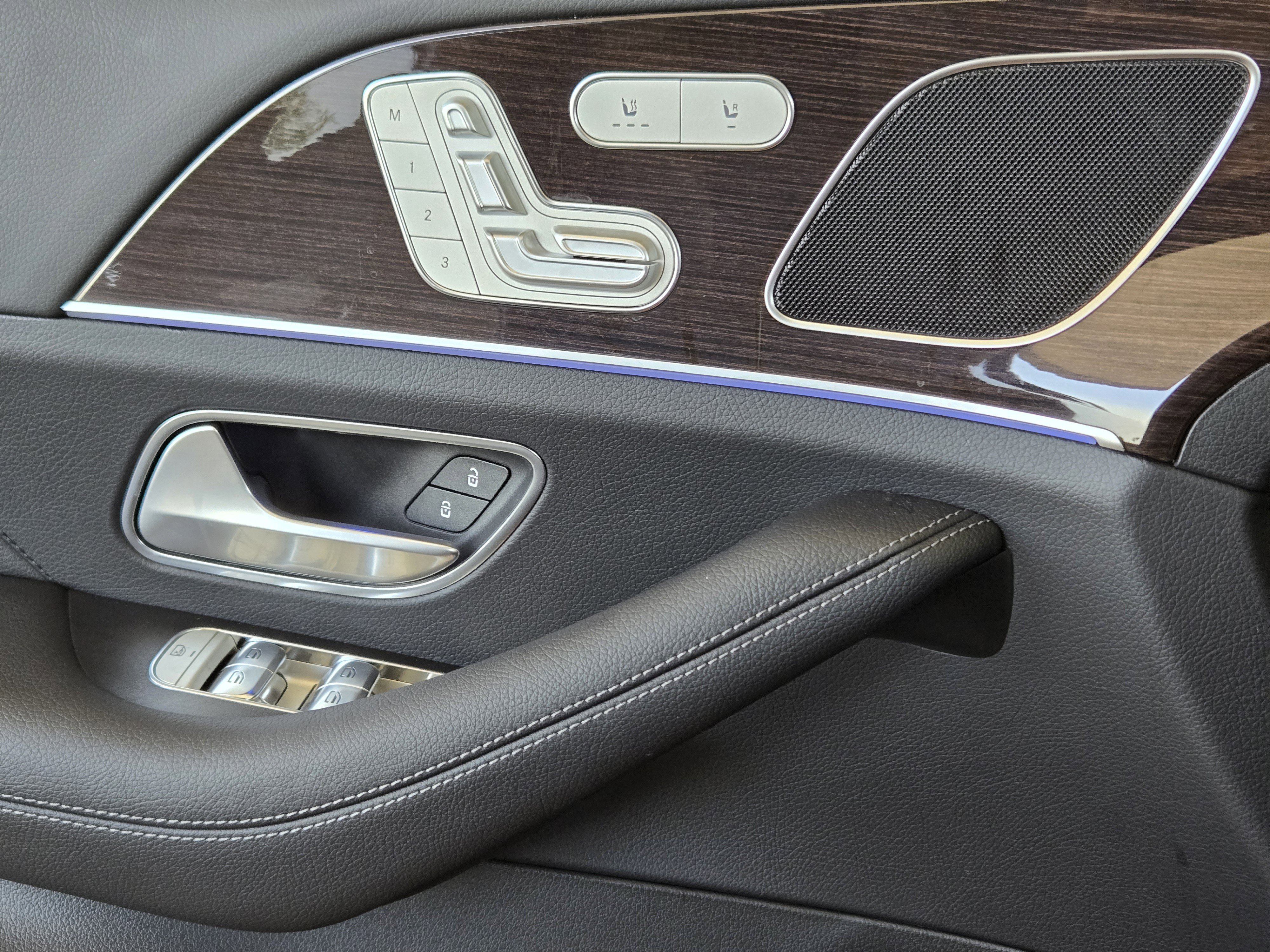 Used 2025 Mercedes-Benz GLE 350 4MATIC image 24