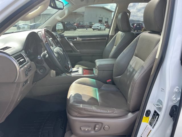 Used 2015 Lexus GX 460 w/ Premium Package AWD/4WD image 16