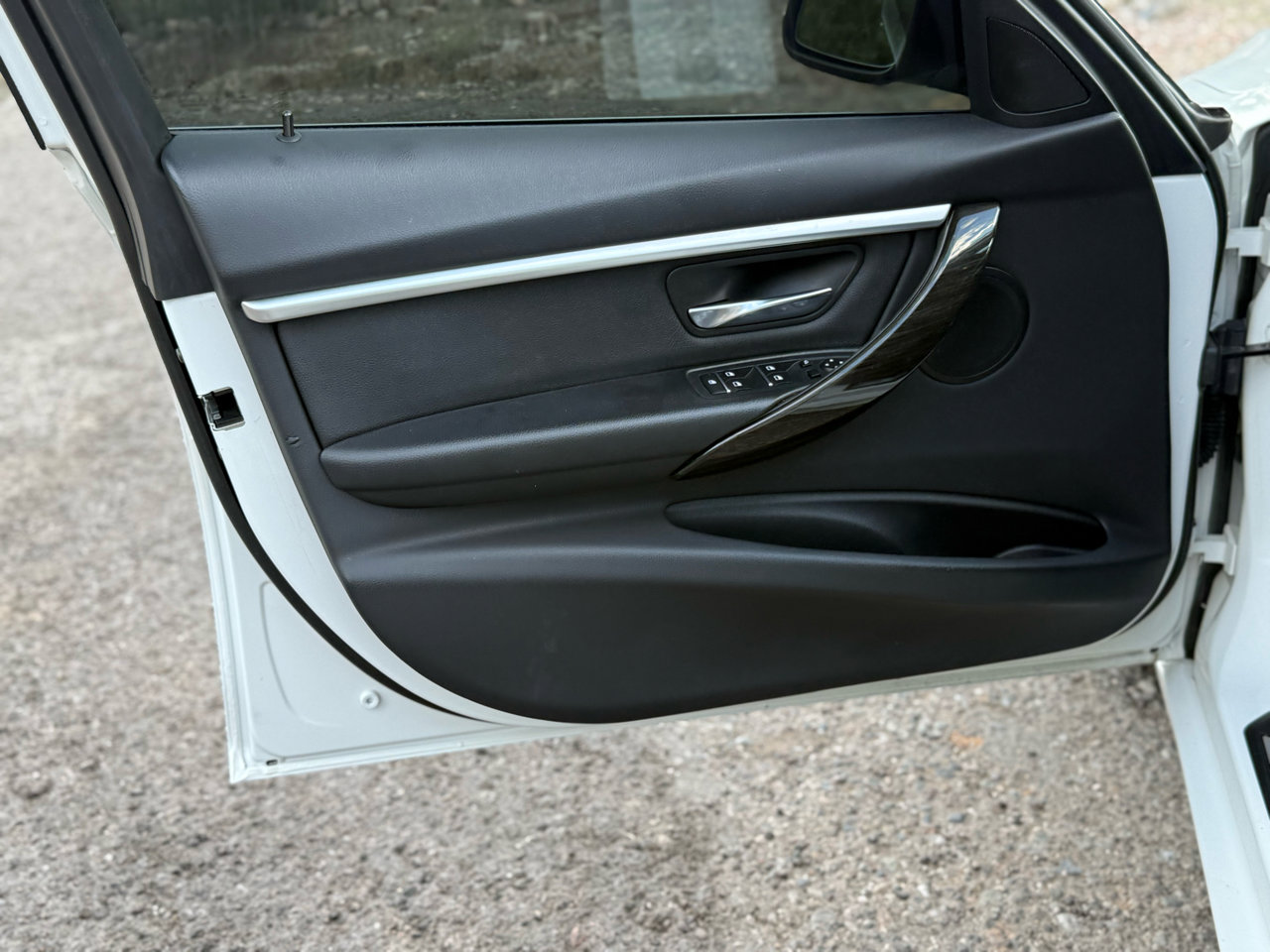 Used 2017 BMW 330i Sedan image 27