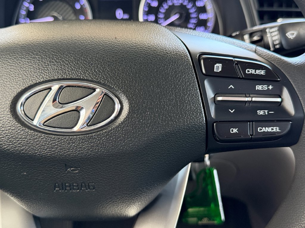 Used 2020 Hyundai Elantra SE FWD image 37