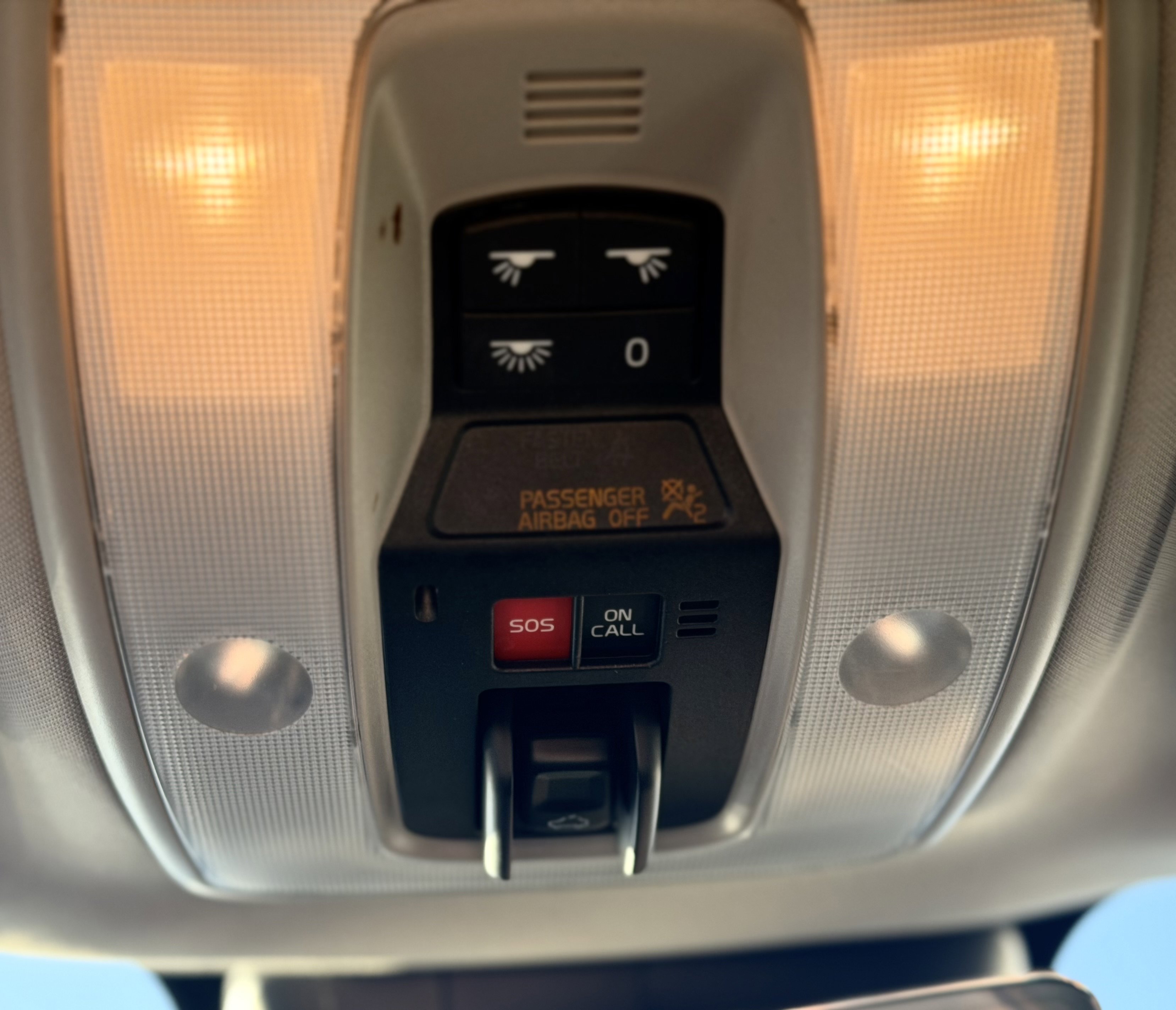 Used 2016 Volvo XC60 T6 FWD image 25