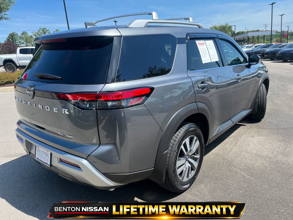 Used 2025 Nissan Pathfinder SL AWD/4WD image 9