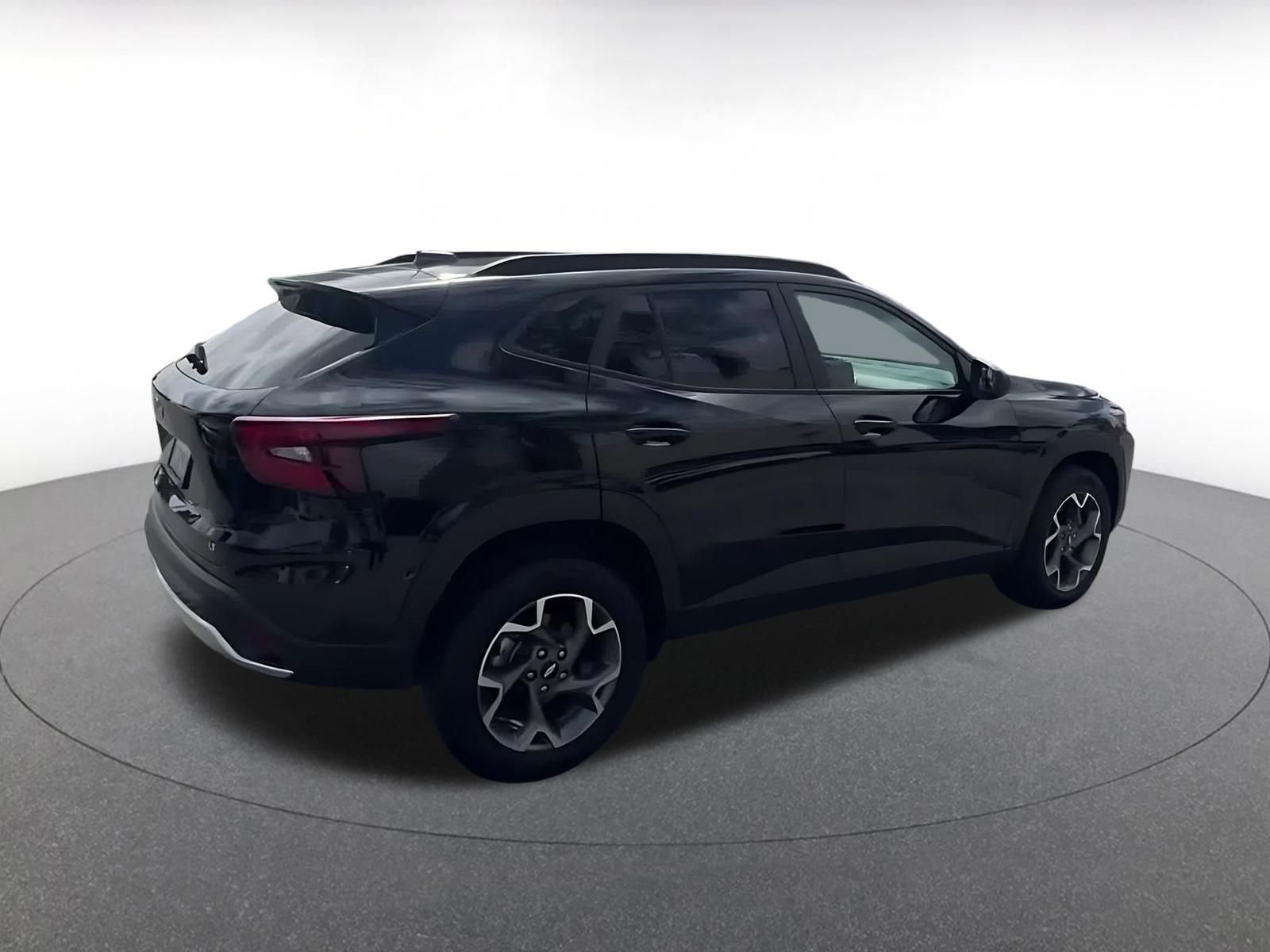 Used 2025 Chevrolet Trax LT image 15