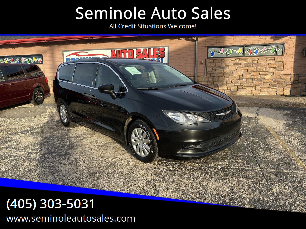 Used 2021 Chrysler Voyager L image 1