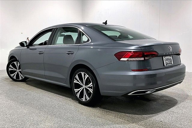 Used 2020 Volkswagen Passat 2.0T SEL image 4