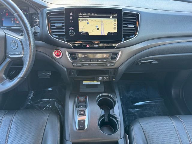 Used 2022 Honda Passport TrailSport image 2