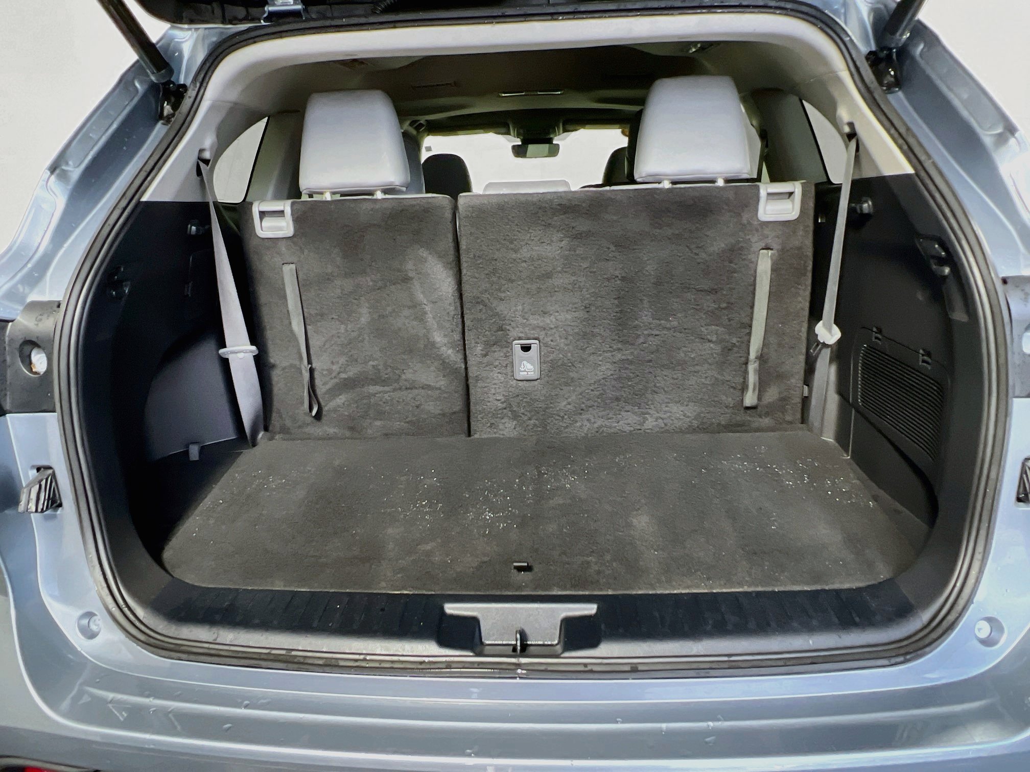 Used 2023 Toyota Highlander XLE FWD image 33