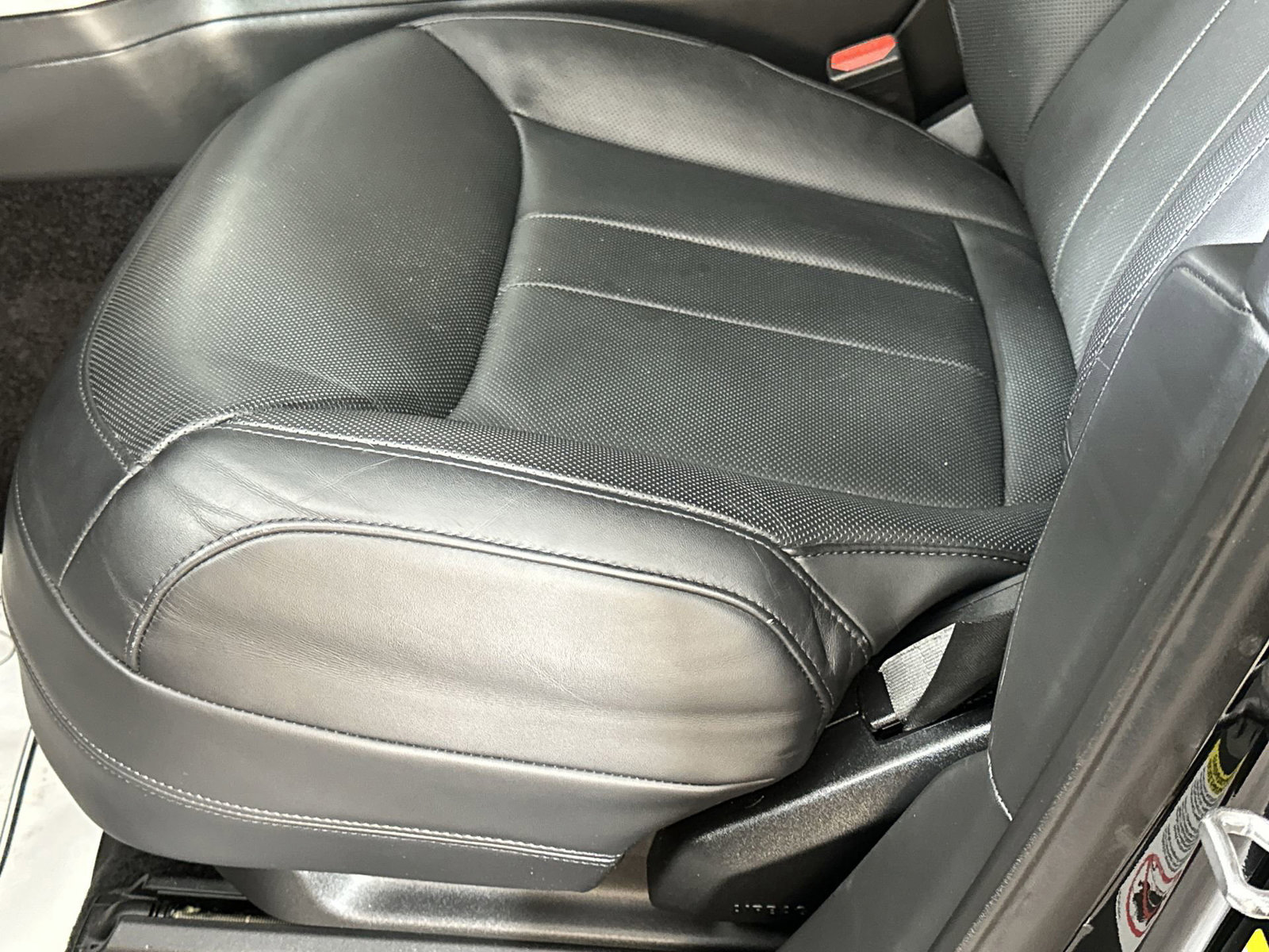 Used 2023 Land Rover Range Rover SE image 12