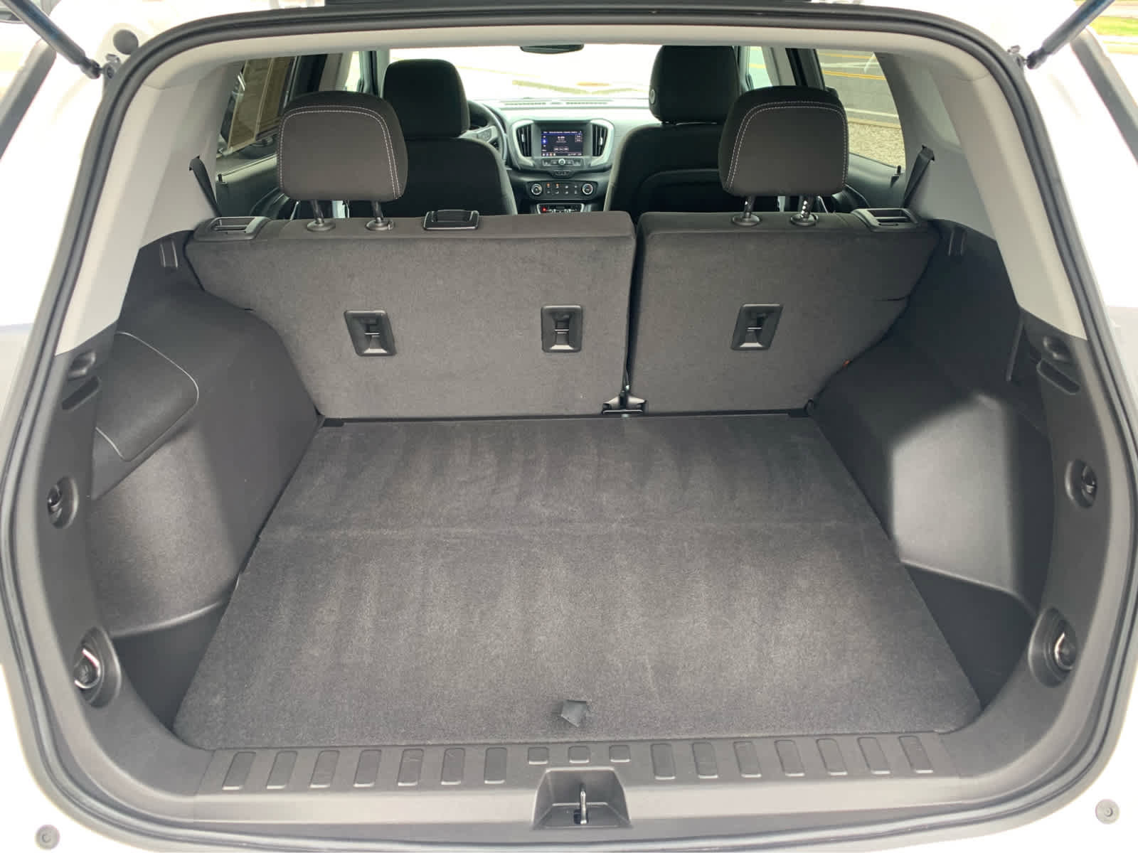 Used 2023 GMC Terrain SLE image 6