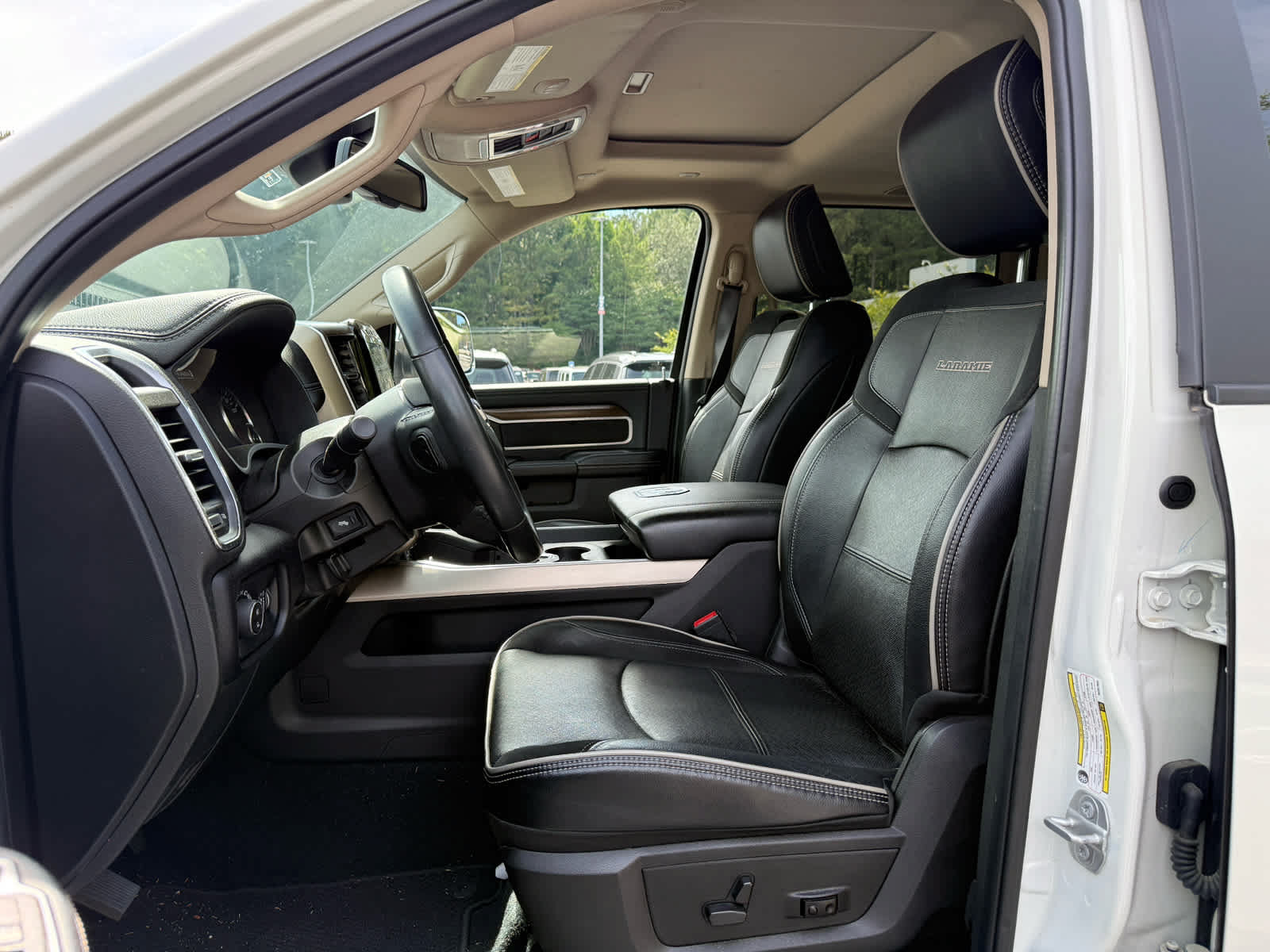 Used 2022 RAM 2500 Laramie AWD/4WD image 13