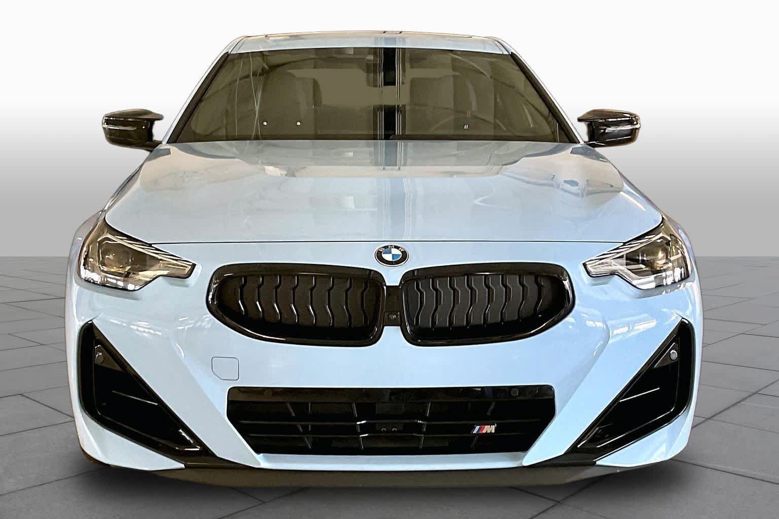 Used 2025 BMW M240i Coupe RWD image 3