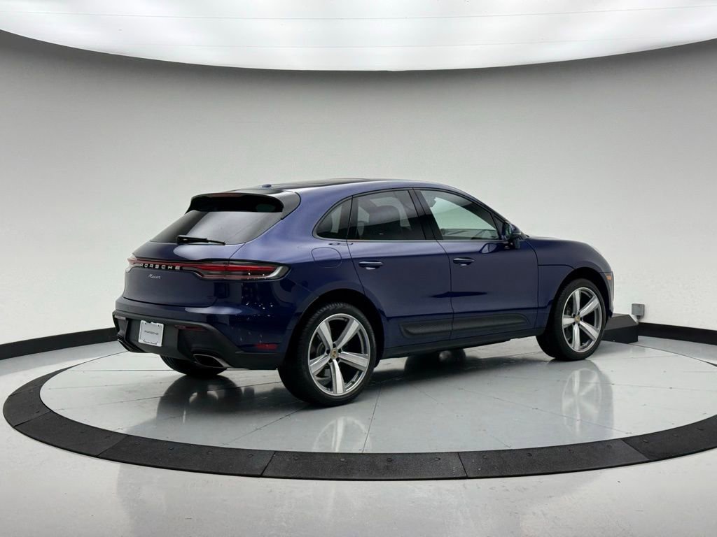 Certified 2025 Porsche Macan image 9