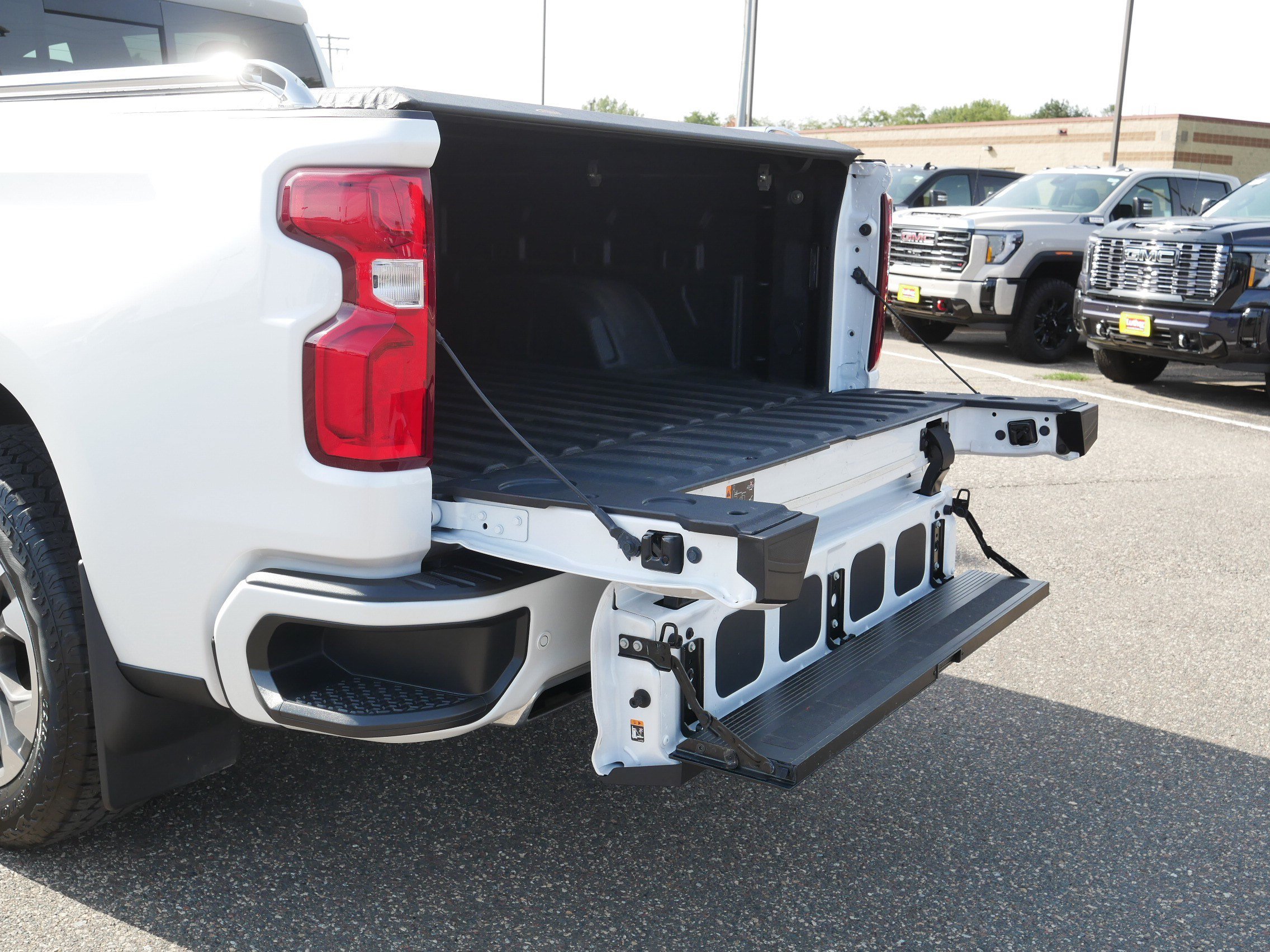 Used 2022 Chevrolet Silverado 1500 High Country AWD/4WD image 18