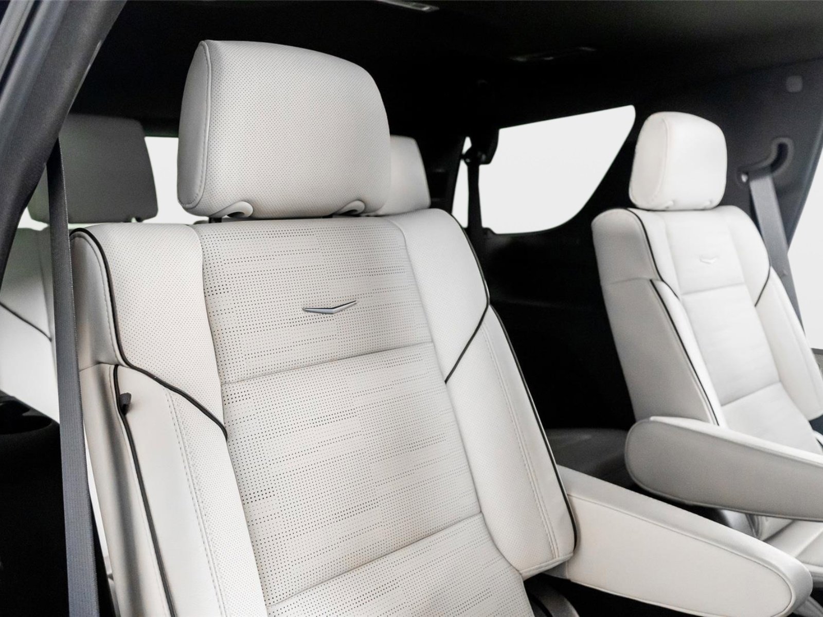 Used 2026 Cadillac Escalade Sport w/ LPO, Floor Liner Package image 45