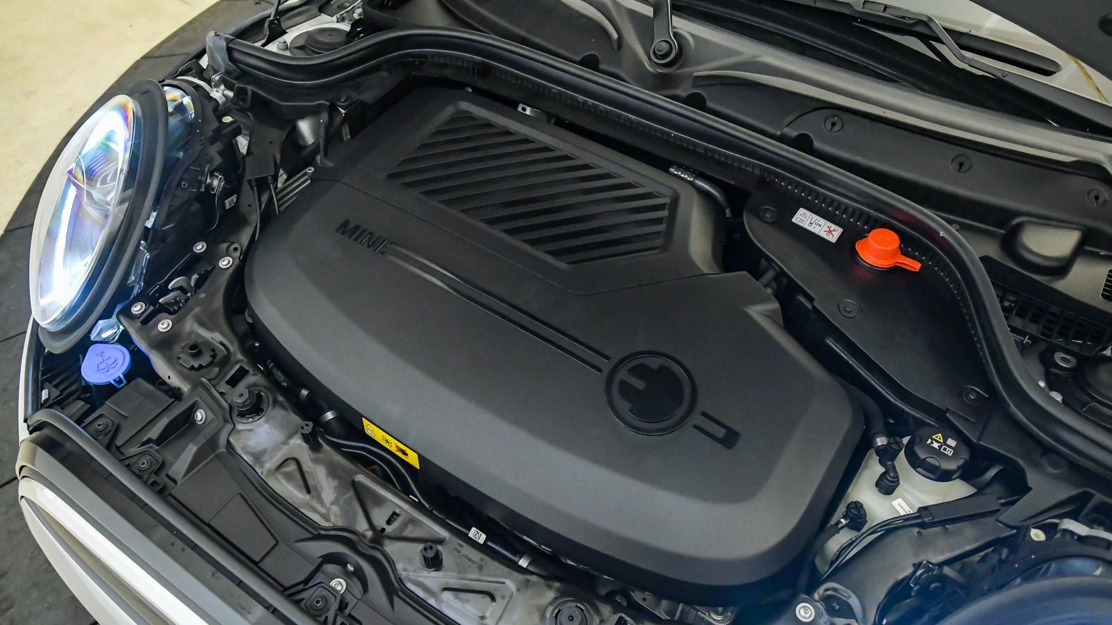 Certified 2024 MINI Cooper SE FWD image 27
