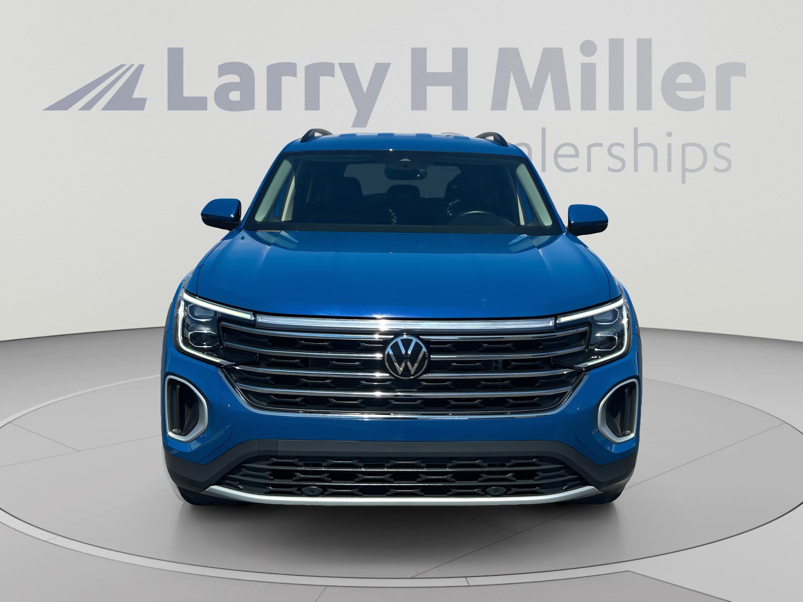 Used 2025 Volkswagen Atlas SE AWD/4WD image 8