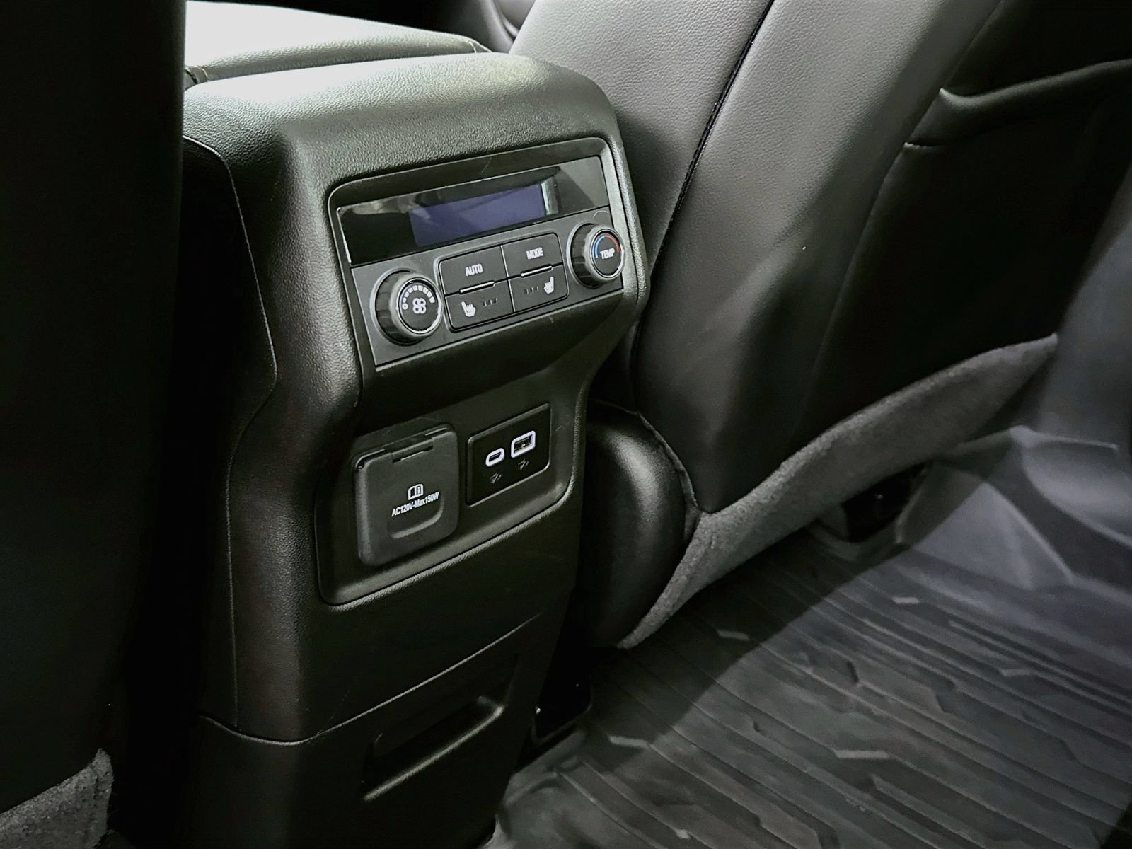 Used 2023 GMC Acadia AT4 w/ Technology Package AWD/4WD image 28